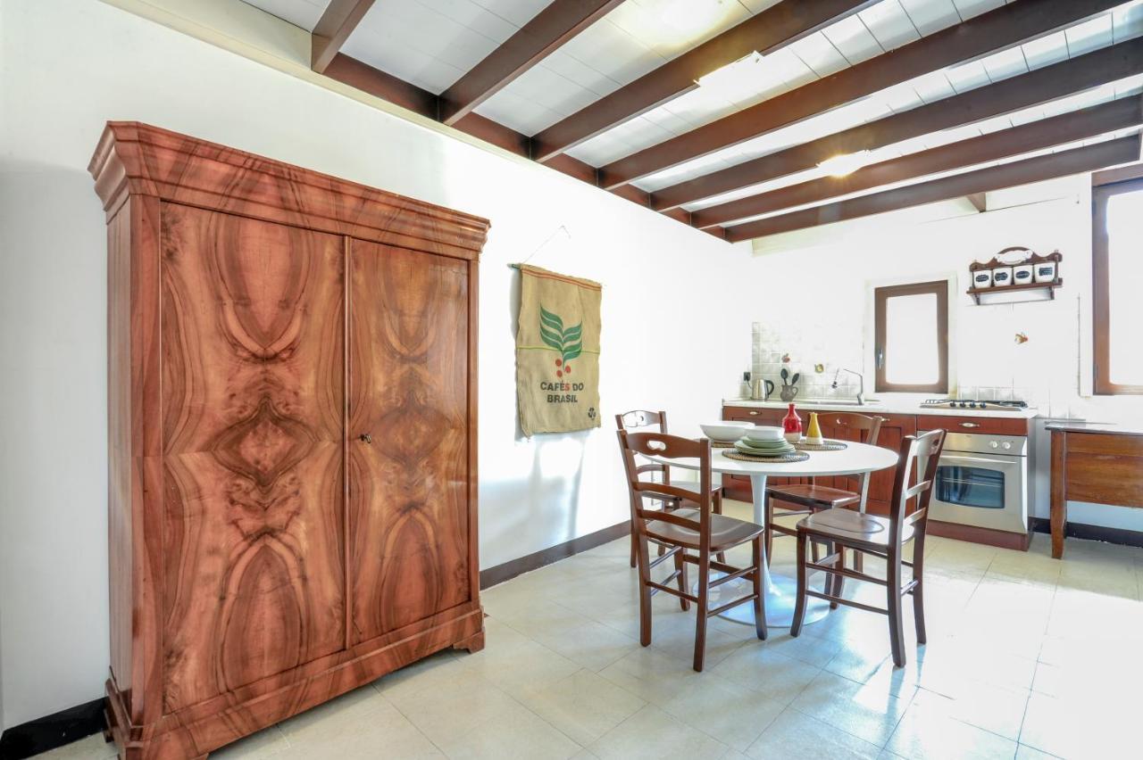 Castriota 19 - Jacuzzi Apartment Sit Lecce Kültér fotó