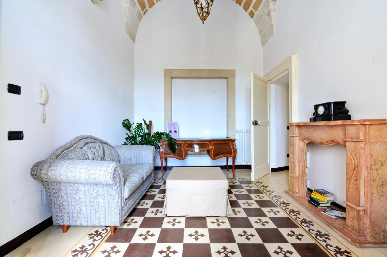 Castriota 19 - Jacuzzi Apartment Sit Lecce Kültér fotó