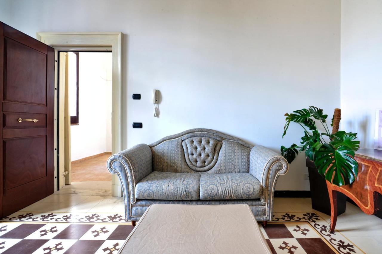 Castriota 19 - Jacuzzi Apartment Sit Lecce Kültér fotó